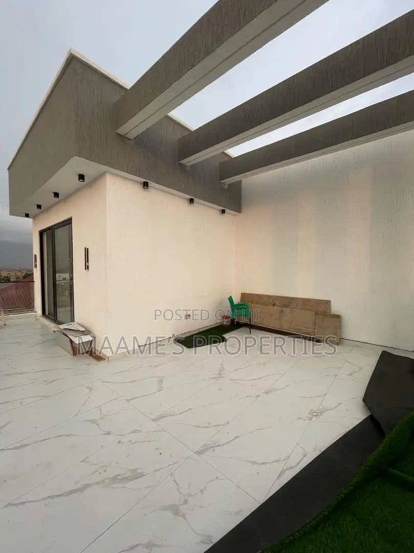 4bdrm Duplex in Ashaley Botwe for sale