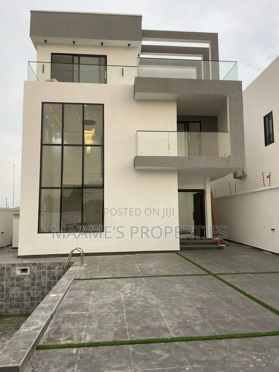 4bdrm Duplex in Ashaley Botwe for sale