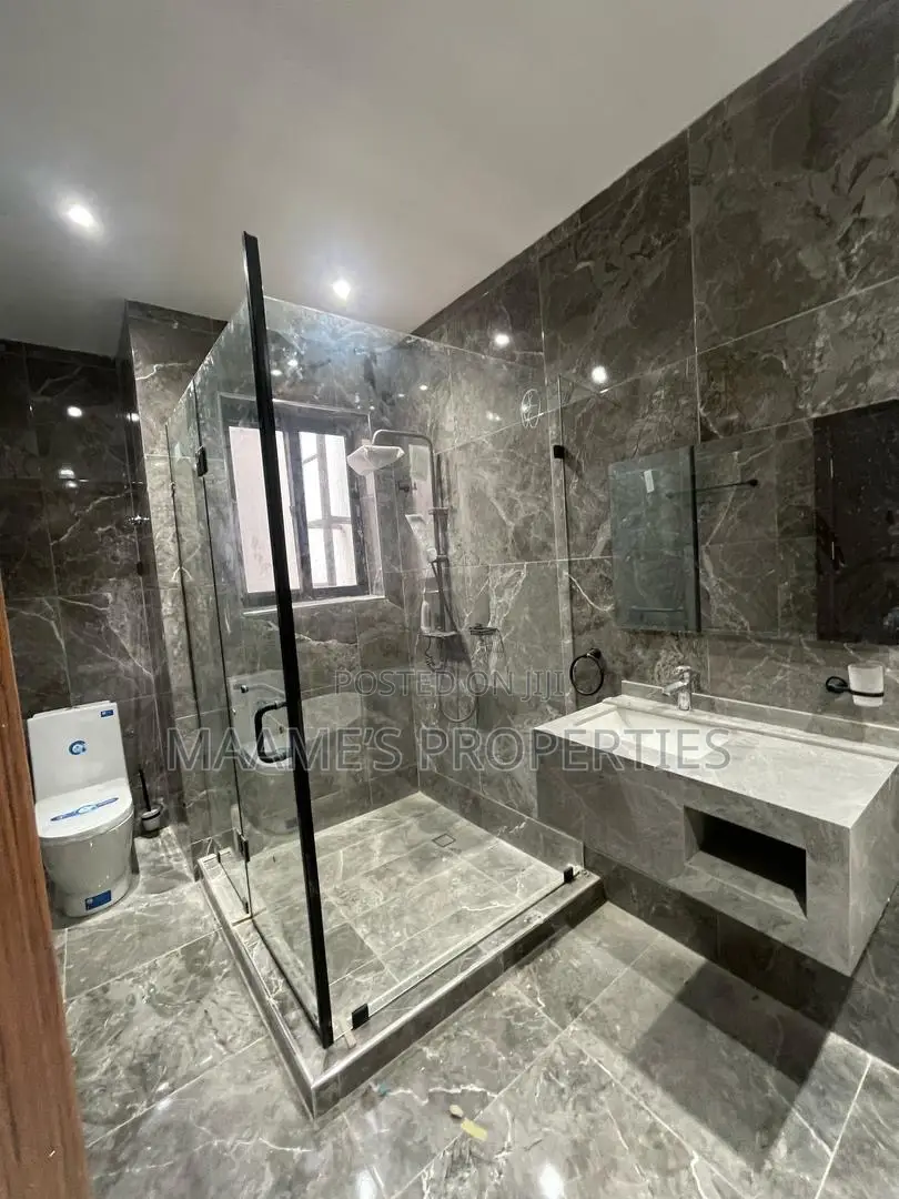 4bdrm Duplex in Ashaley Botwe for sale