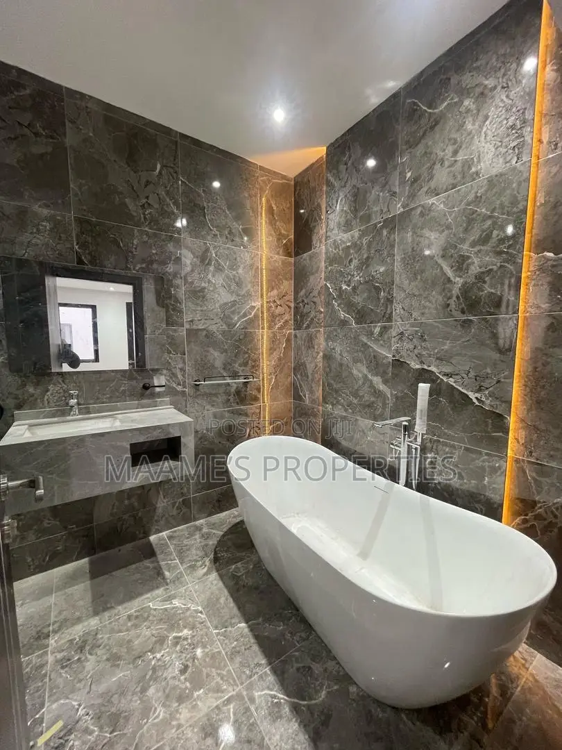 4bdrm Duplex in Ashaley Botwe for sale