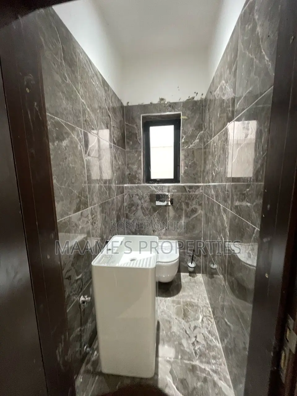 4bdrm Duplex in Ashaley Botwe for sale