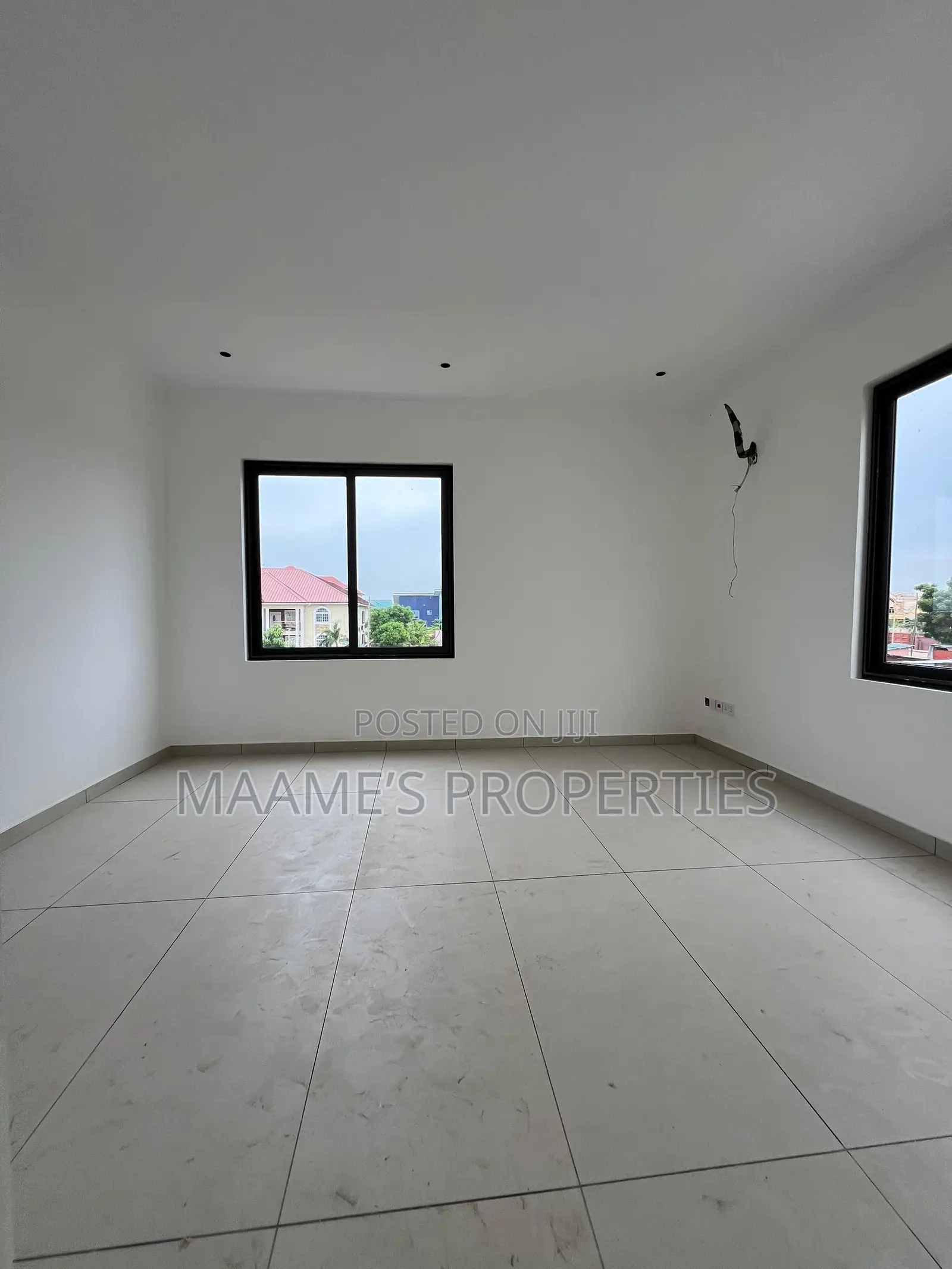 4bdrm Duplex in East Legon for sale