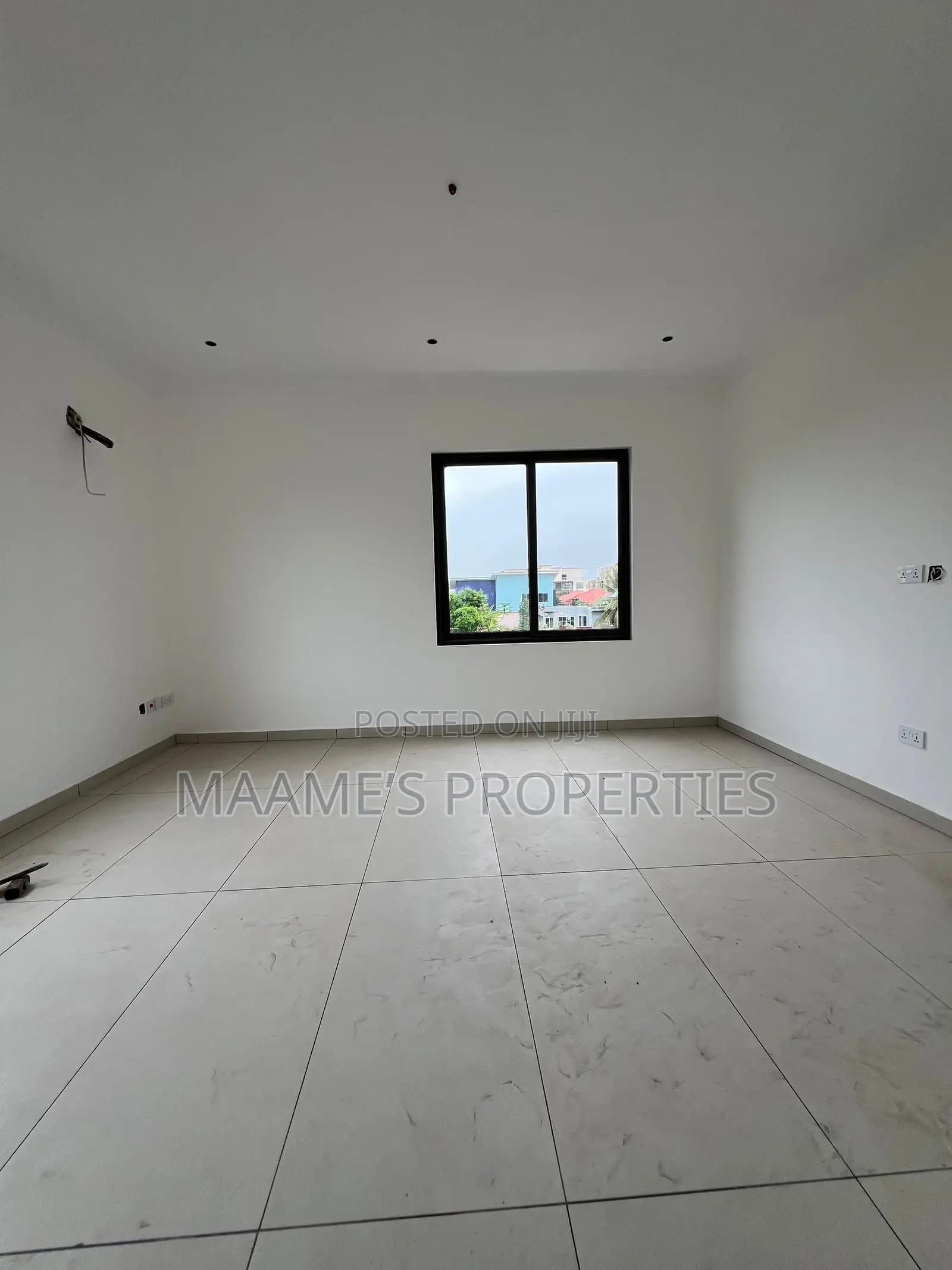 4bdrm Duplex in East Legon for sale