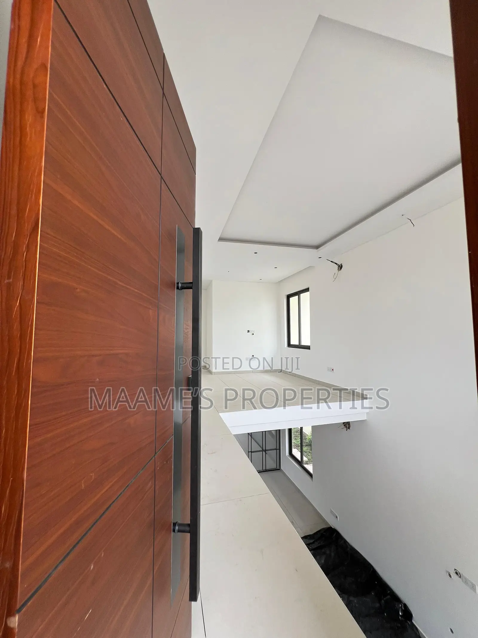 4bdrm Duplex in East Legon for sale