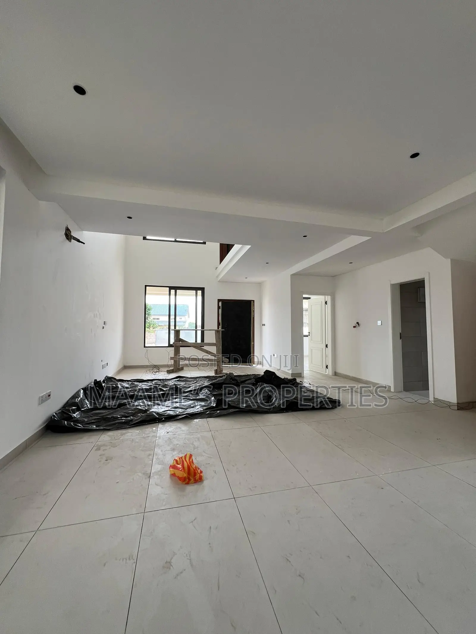 4bdrm Duplex in East Legon for sale