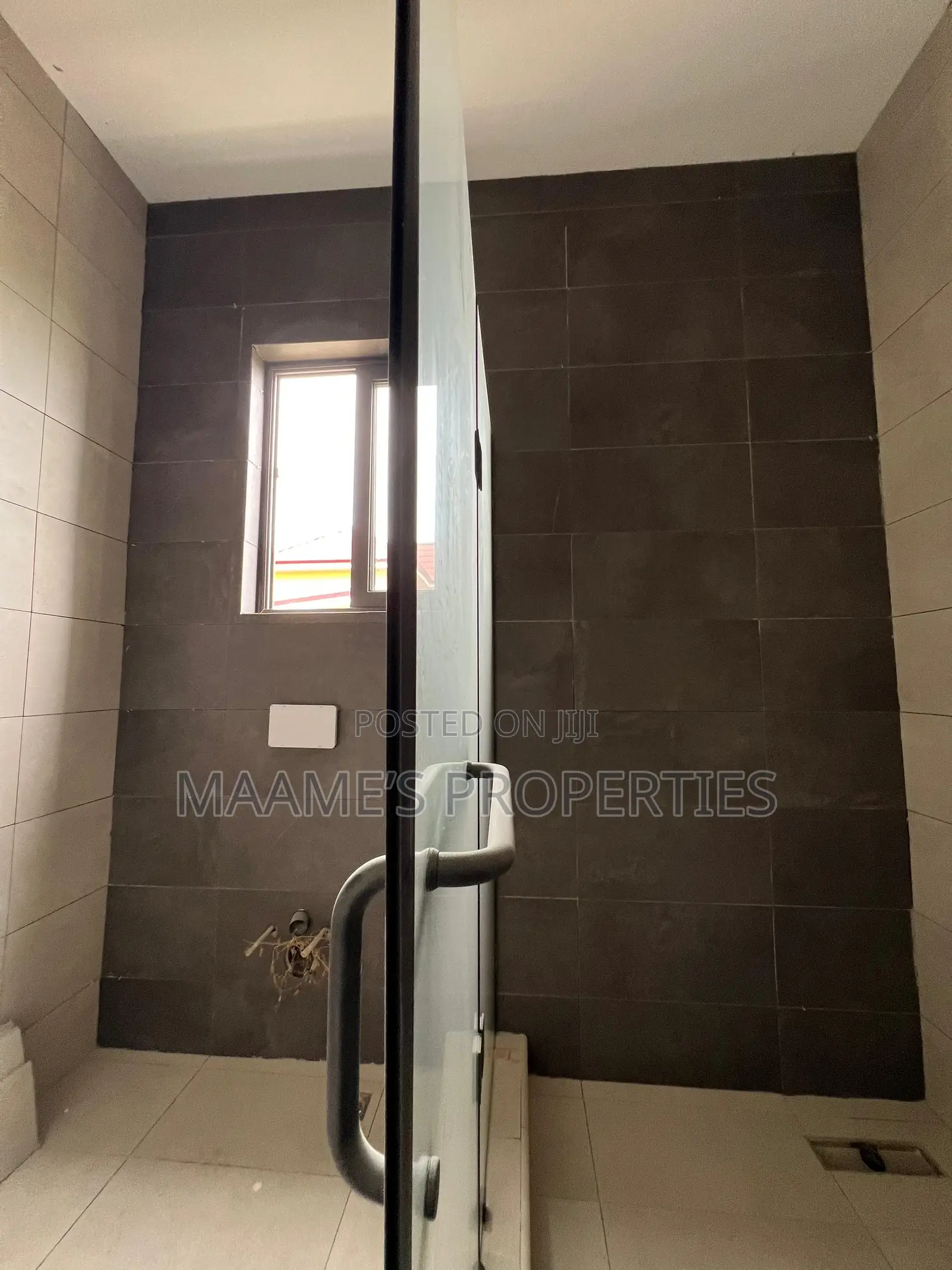 4bdrm Duplex in East Legon for sale