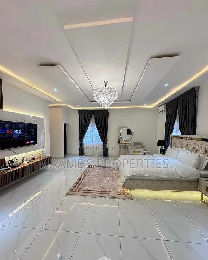 4bdrm Duplex in East Legon for sale