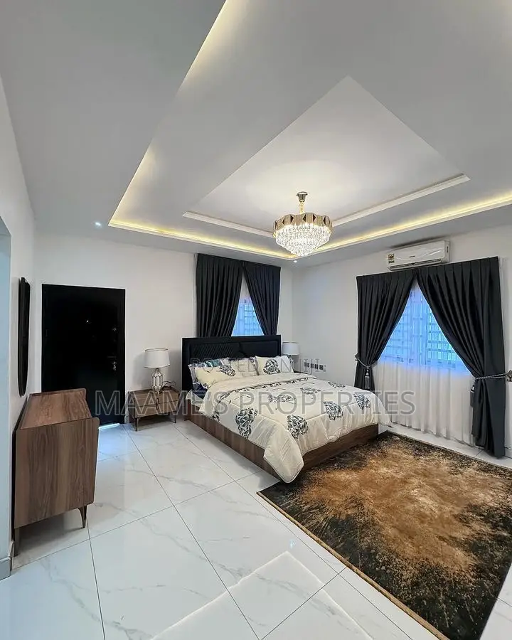 4bdrm Duplex in East Legon for sale