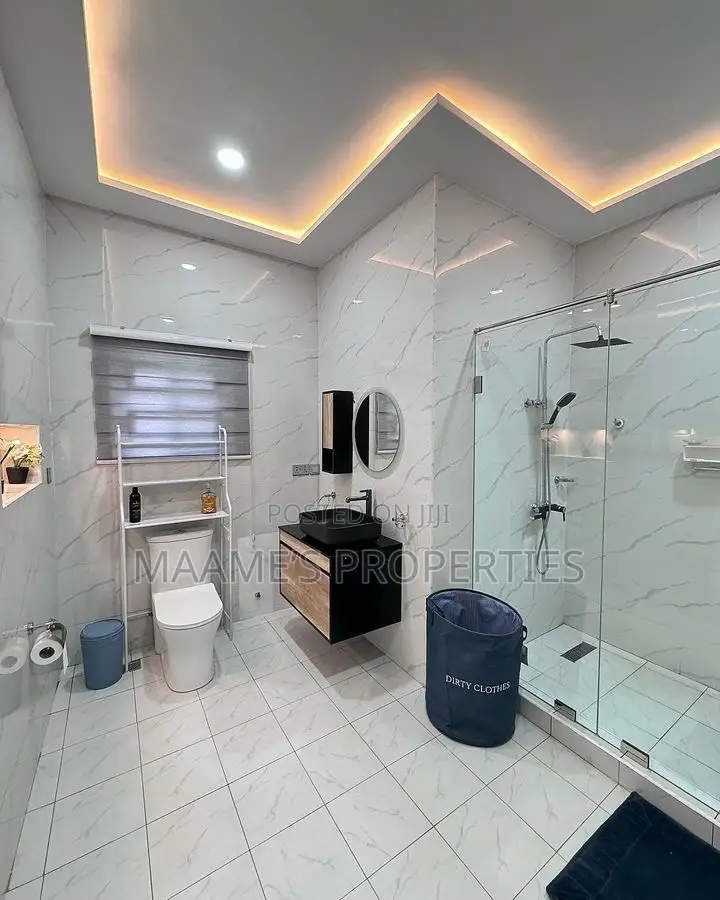 4bdrm Duplex in East Legon for sale