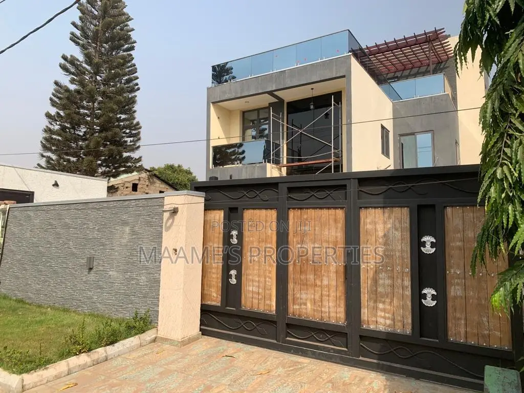 5bdrm Duplex in East Legon for sale