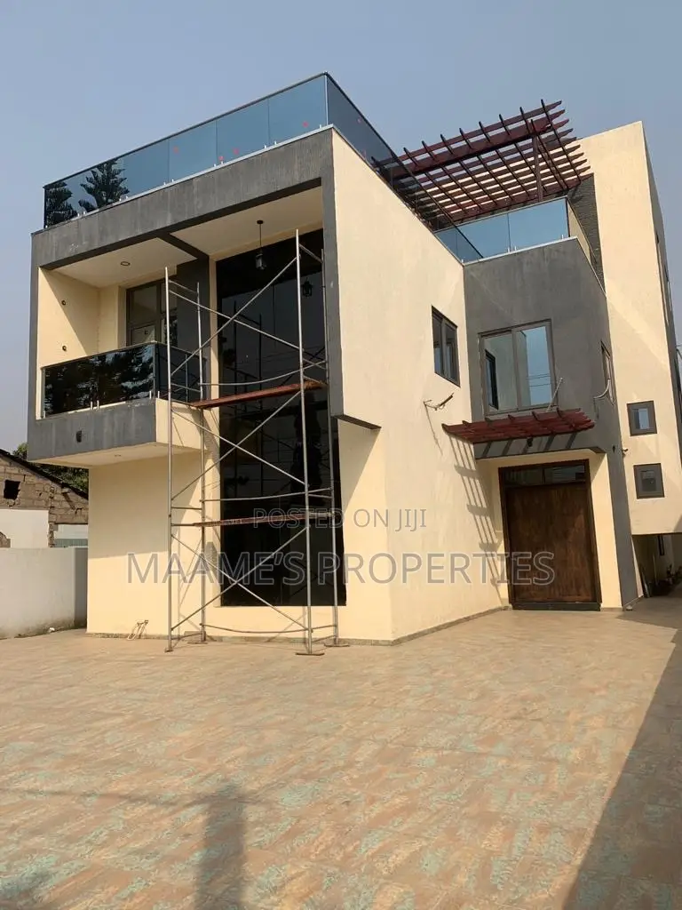 5bdrm Duplex in East Legon for sale