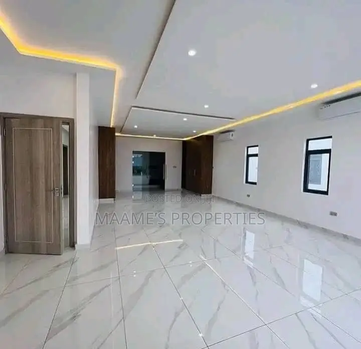 4bdrm Duplex in East Legon for sale