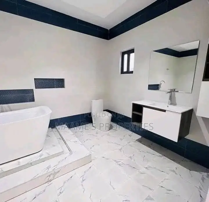 4bdrm Duplex in East Legon for sale