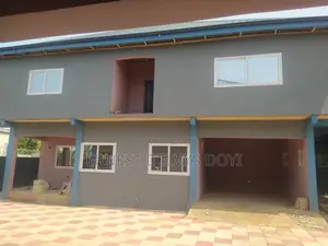16bdrm Townhouse/Terrace in Adentan, Frafraha for sale
