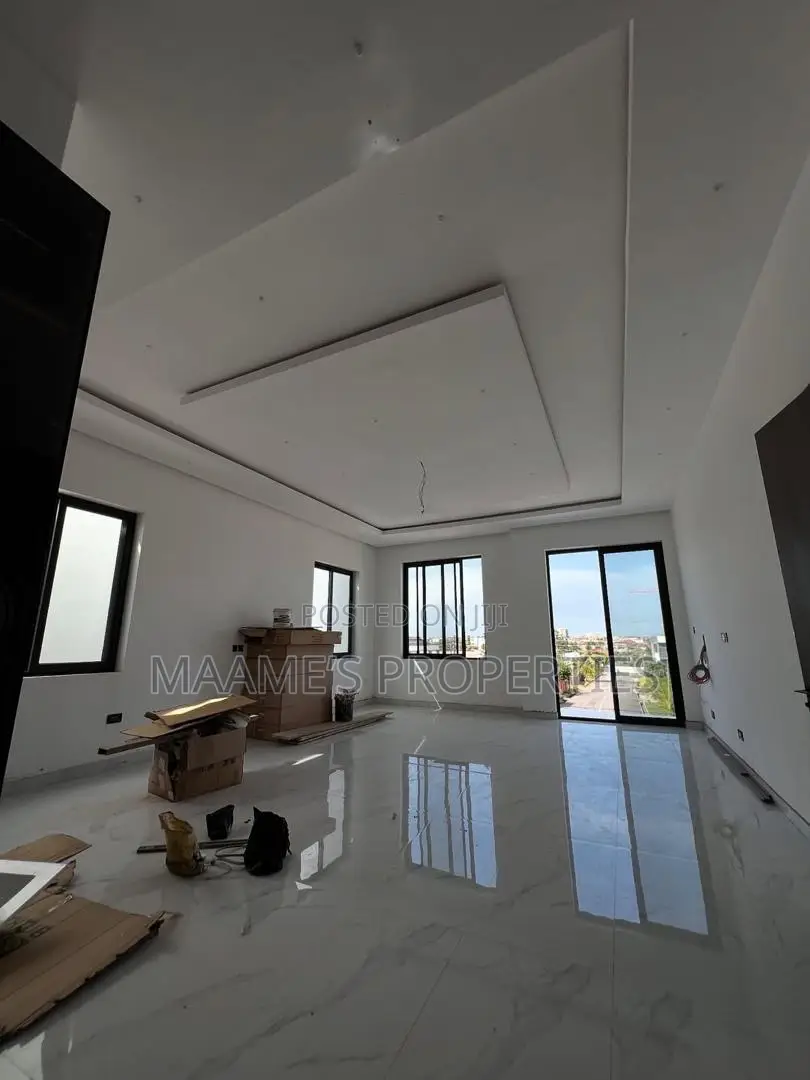 4bdrm Duplex in East Legon for sale