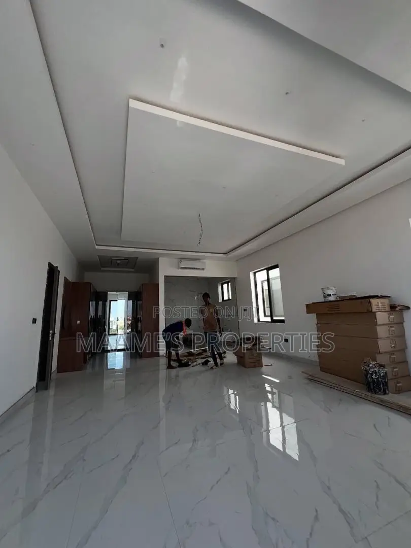 4bdrm Duplex in East Legon for sale