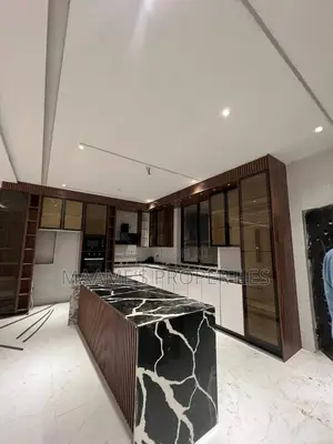 4bdrm Duplex in East Legon for sale