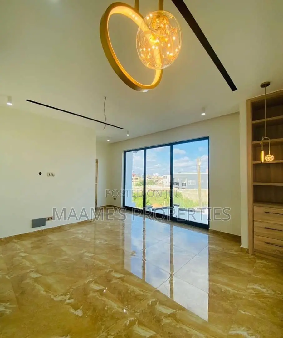 4bdrm Duplex in Tseaddo for sale