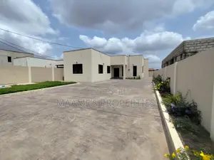 3bdrm House in Lake Side Estate for sale