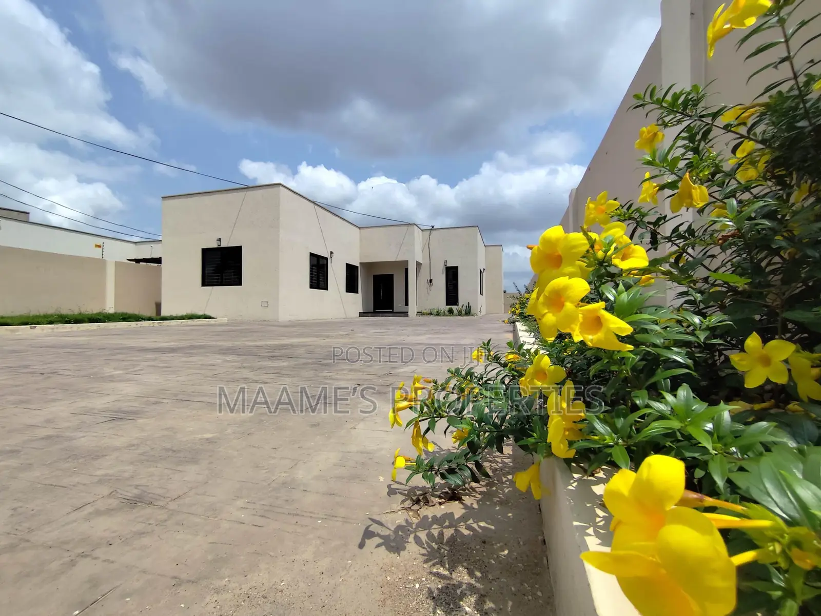 3bdrm House in Lake Side Estate for sale