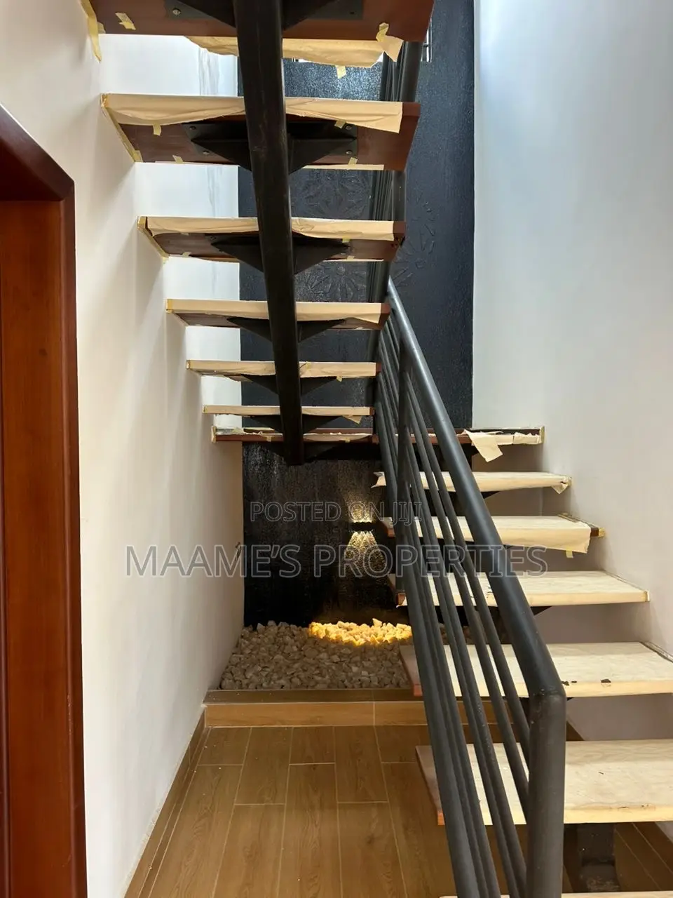 5bdrm Duplex in North Legon for sale