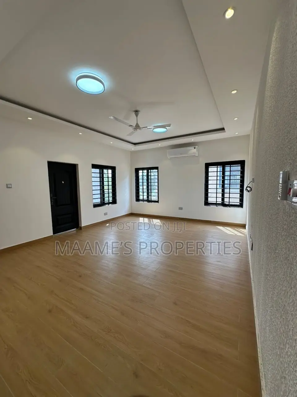 5bdrm Duplex in North Legon for sale