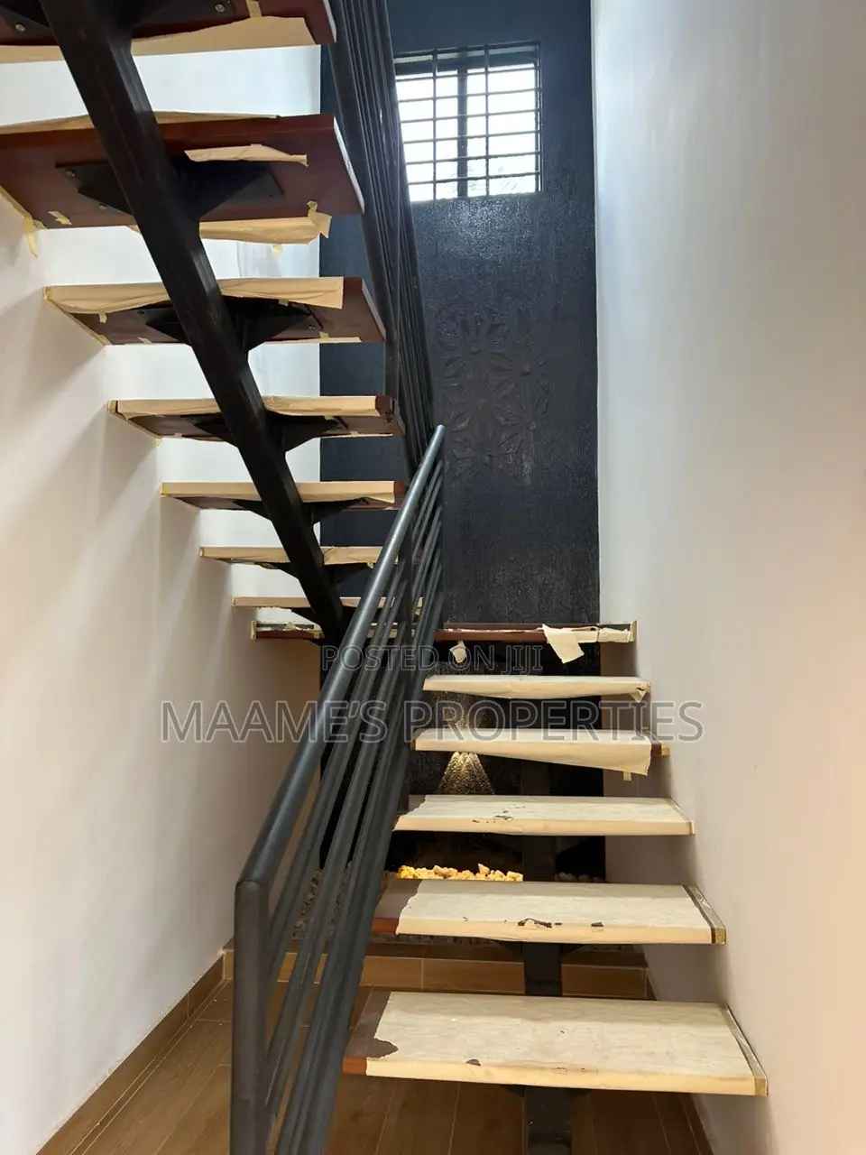 5bdrm Duplex in North Legon for sale