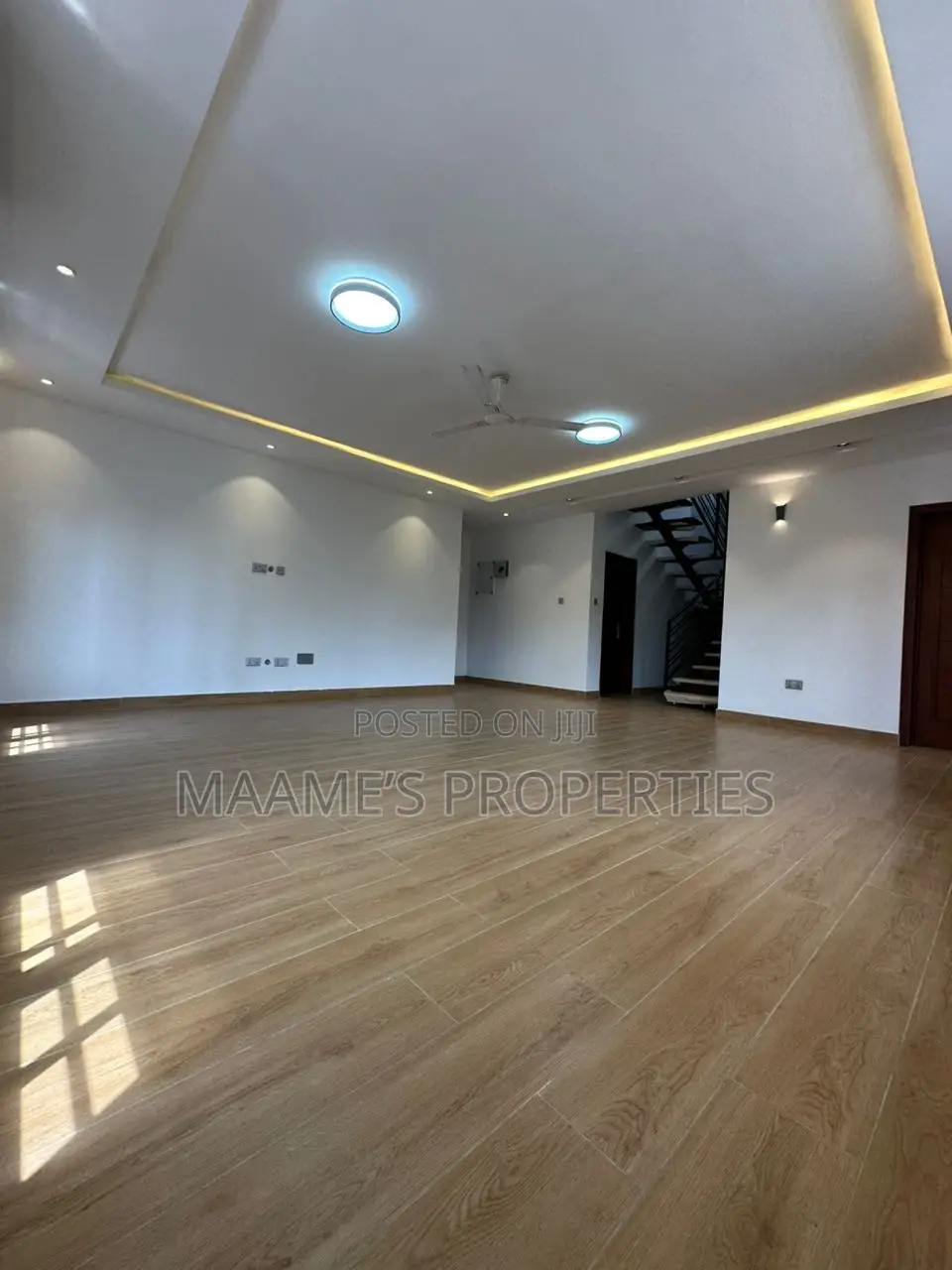 5bdrm Duplex in North Legon for sale
