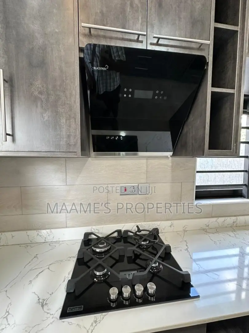 5bdrm Duplex in North Legon for sale
