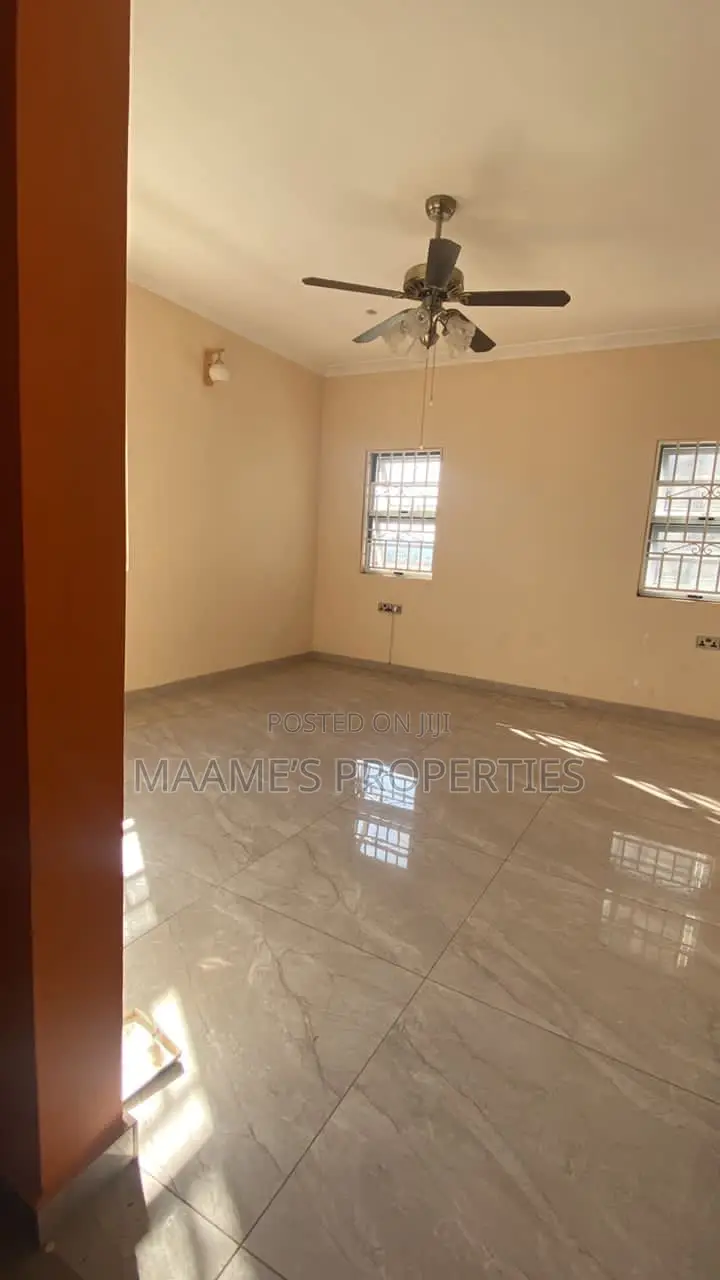 4bdrm Duplex in West Hills Mall Area for sale