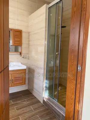 4bdrm Duplex in West Hills Mall Area for sale