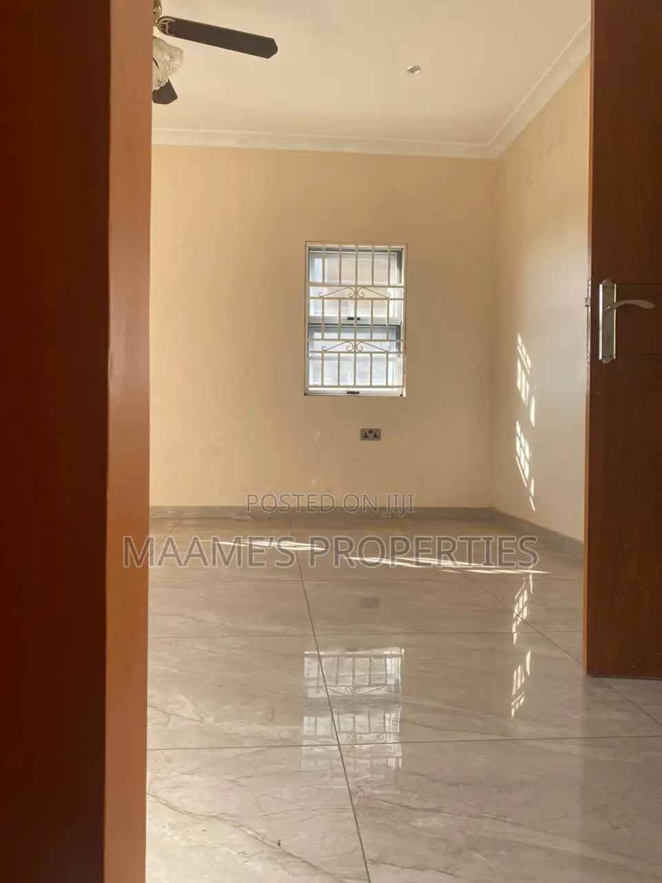 4bdrm Duplex in West Hills Mall Area for sale