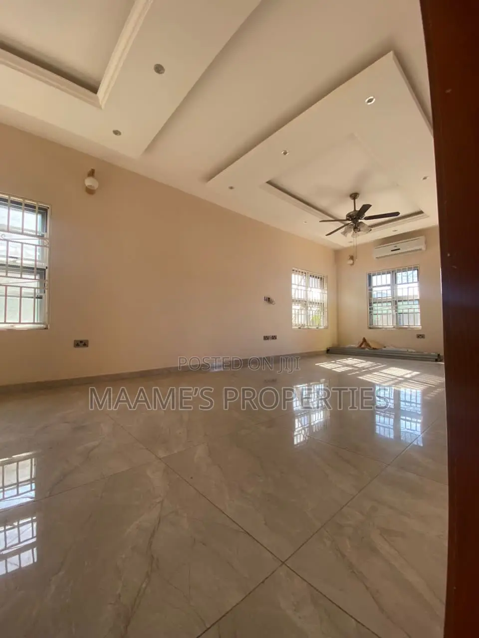 4bdrm Duplex in West Hills Mall Area for sale