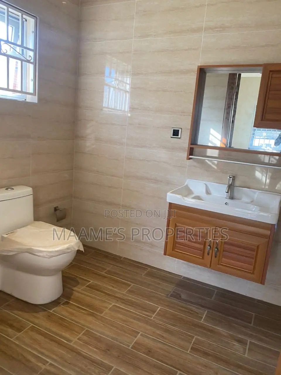 4bdrm Duplex in West Hills Mall Area for sale
