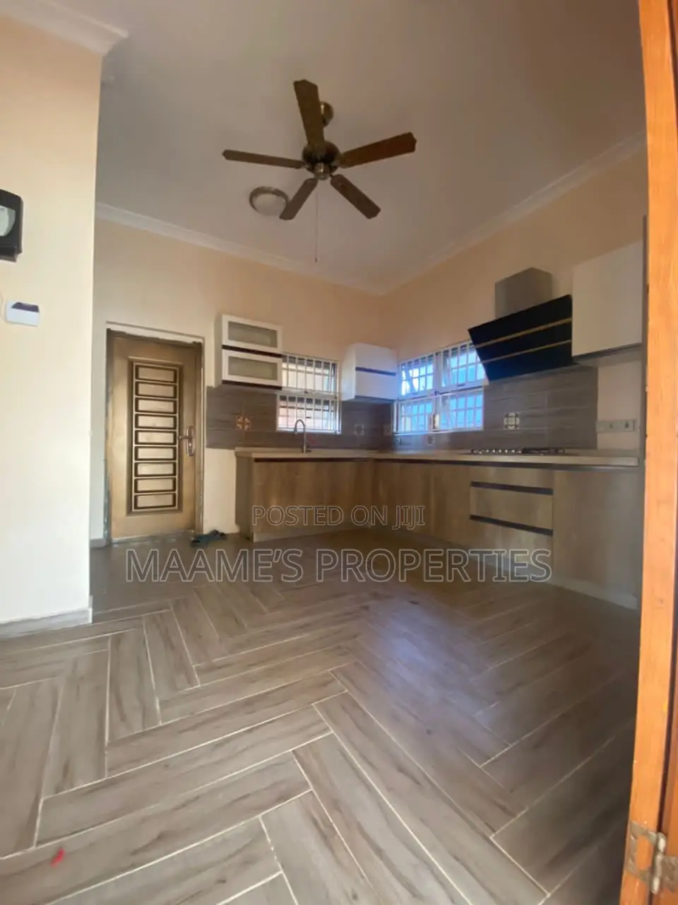 4bdrm Duplex in West Hills Mall Area for sale