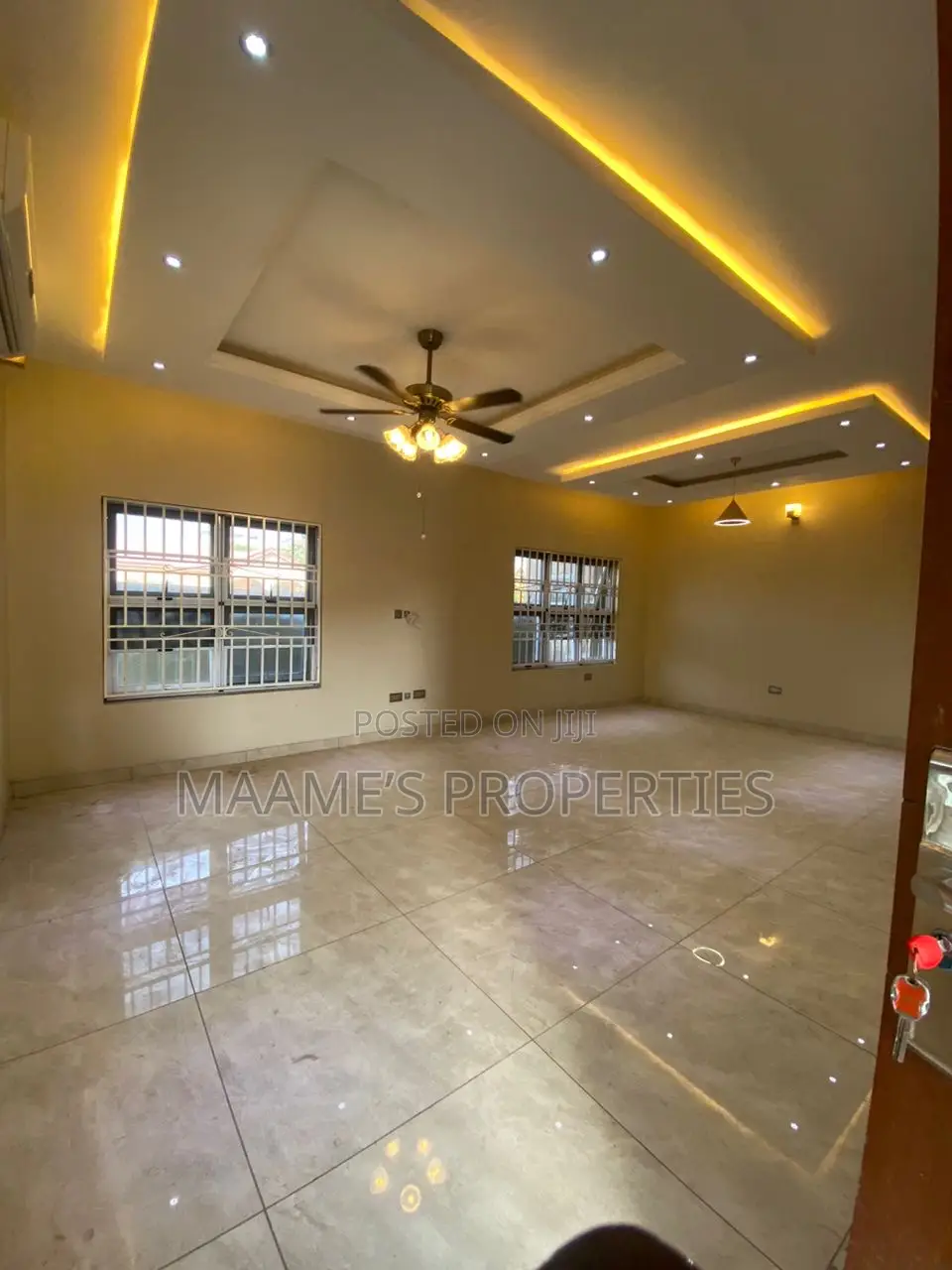 4bdrm Duplex in West Hills Mall Area for sale