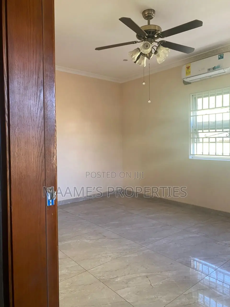 4bdrm Duplex in West Hills Mall Area for sale