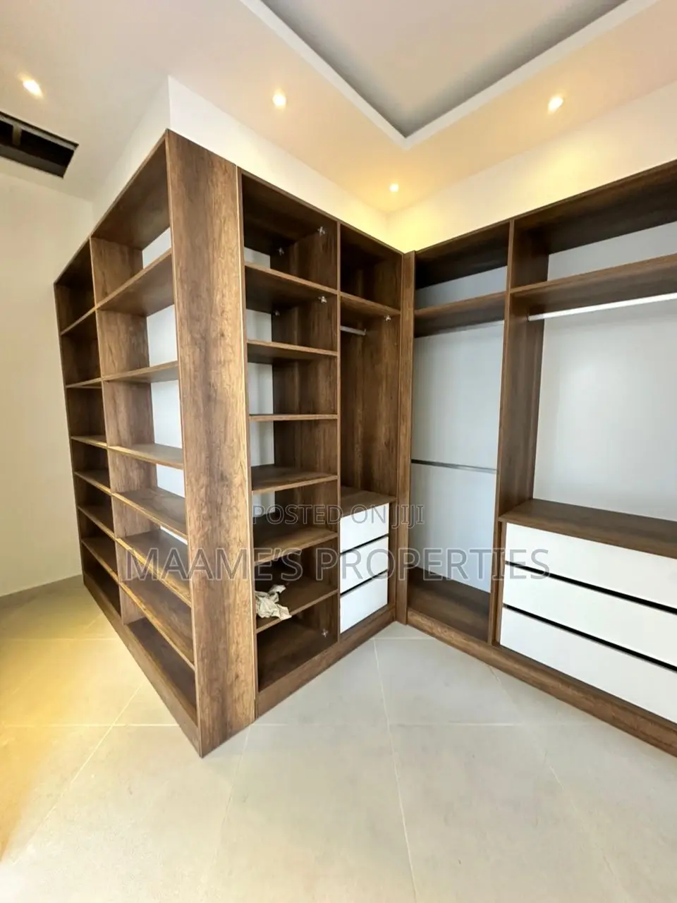 6bdrm Duplex in Spintex for sale