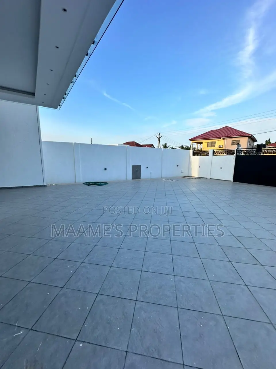 6bdrm Duplex in Spintex for sale