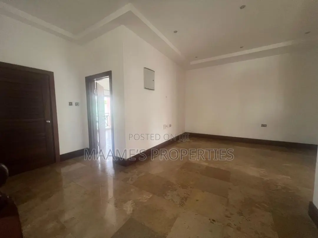 3bdrm Townhouse / Terrace in Airport Residential Area for rent