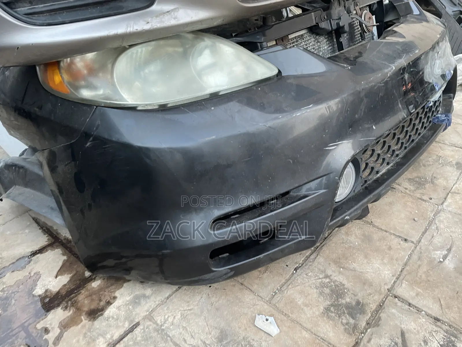 Toyota Matrix 2005 Front Cut Available