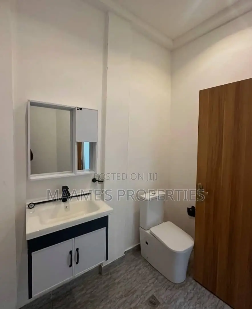 2bdrm Townhouse/Terrace in East Legon for sale