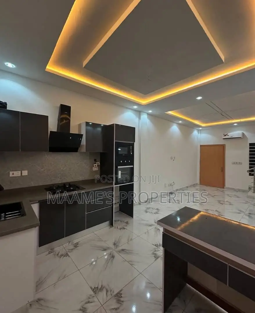 2bdrm Townhouse/Terrace in East Legon for sale