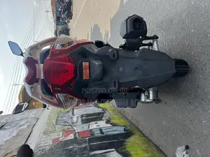 Piaggio Scooter 2025 Red
