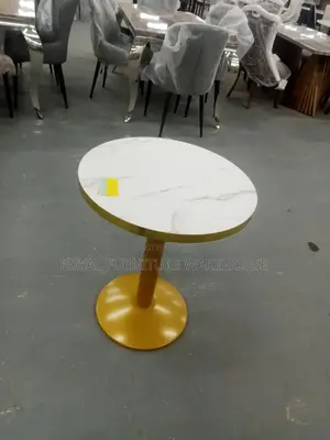Simple Round Table for Multi-Purpose Used
