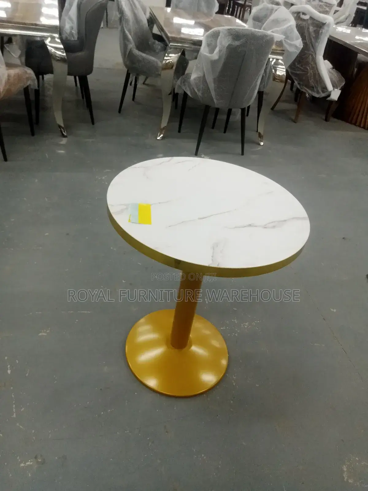 Simple Round Table for Multi-Purpose Used
