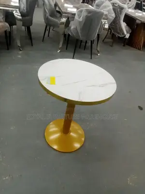 Simple Round Table for Multi-Purpose Used