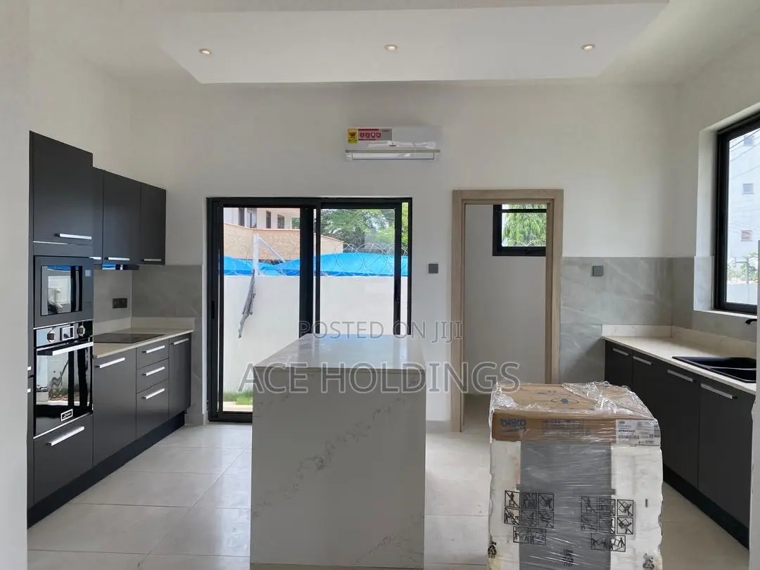 4bdrm Mansion in Cantonments for rent