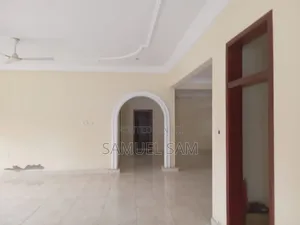 6bdrm House in Tema Communities 11 for rent