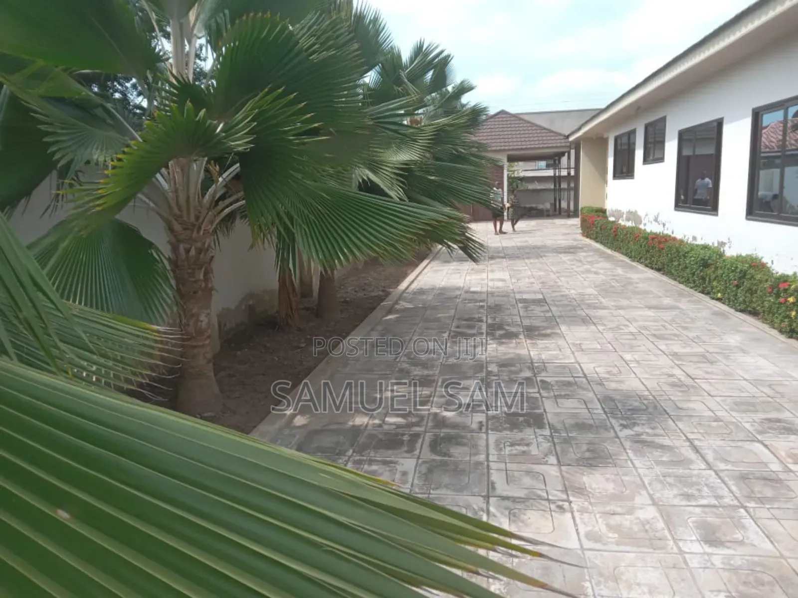 6bdrm House in Tema Communities 11 for rent